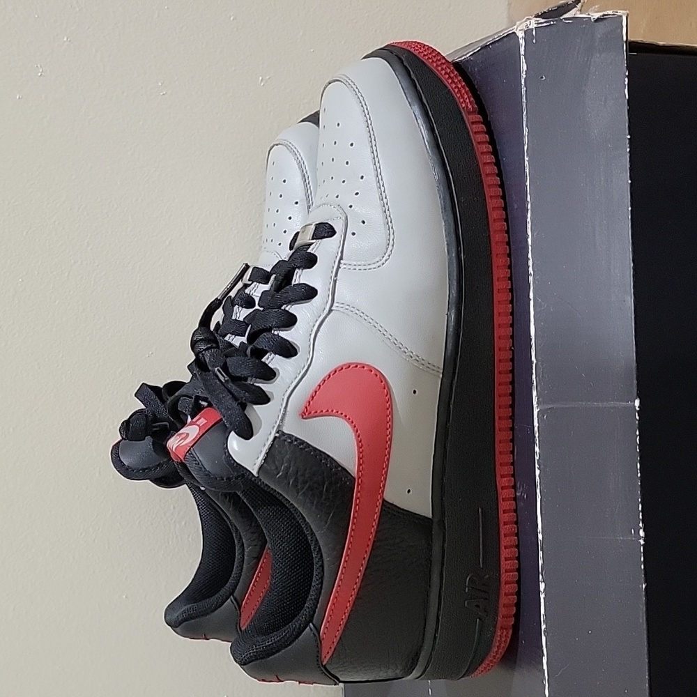 Sneakers ๐ - Picture 3 of 5